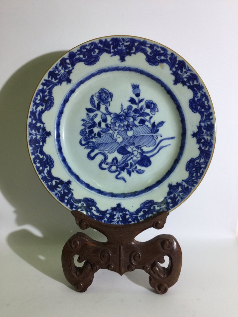 A chinese B-W "white rabbit" dish, 18th Cen. (1 of 7)