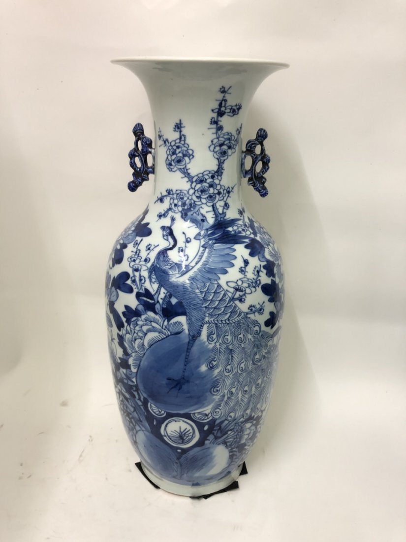 A chinese B-W pheasant vase (1 of 12)