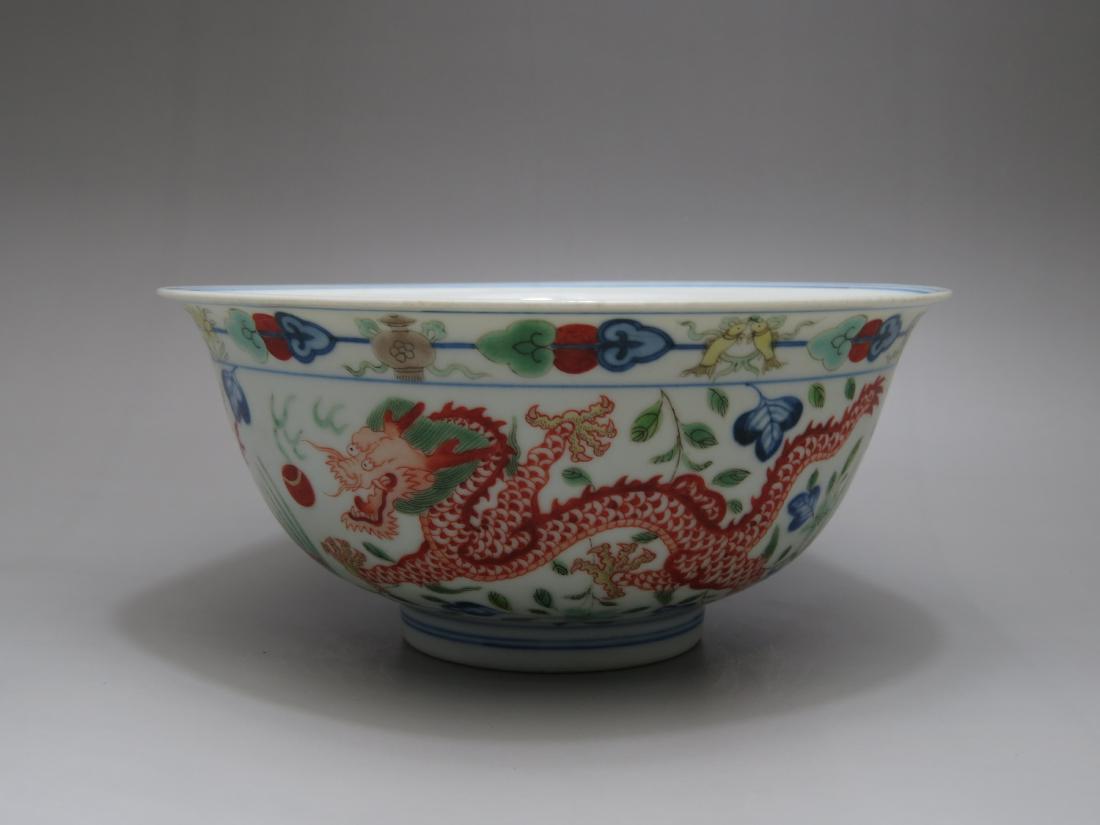 A FAMILLE VERT 'DRAGON AND PHOENIX' BOWL, QIANLONG MARK (1 of 8)