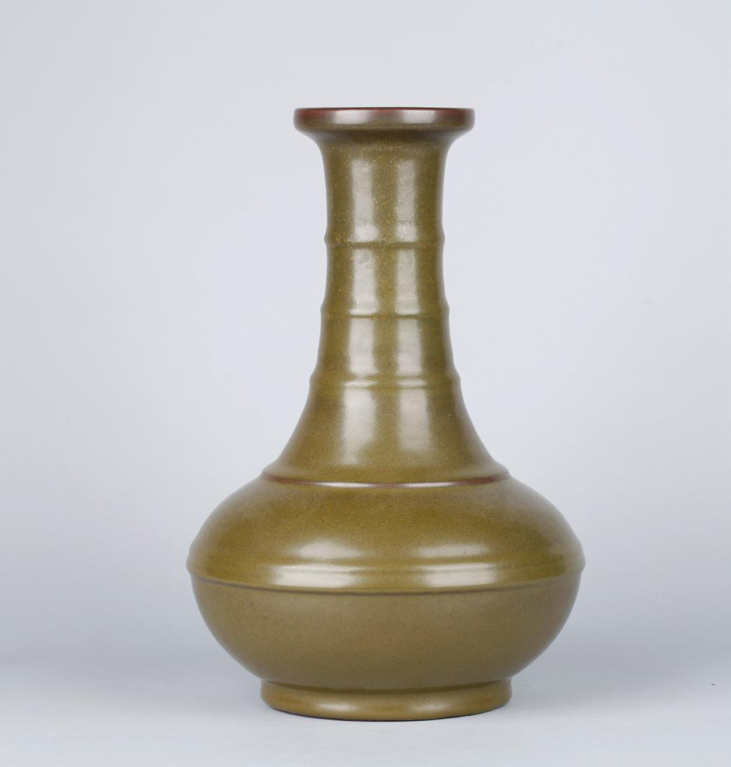 A TEA-DUST GLAZED BAMBOO NECK VASE, 'LANG YIN GE' MARK, (1 of 11)