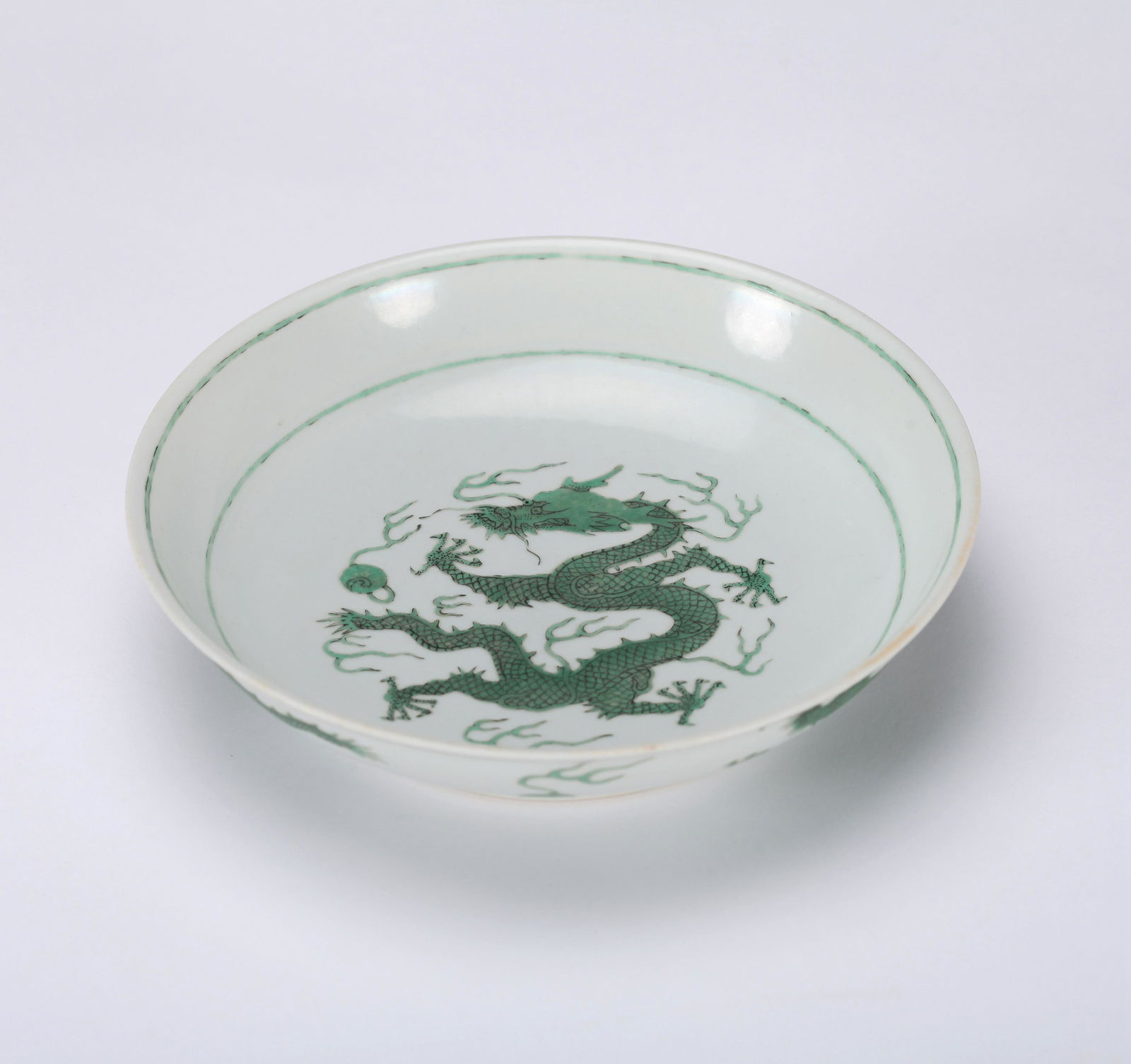 A CHINESE GREEN DECORATED DISH, GUANGXU MARK (1 of 8)