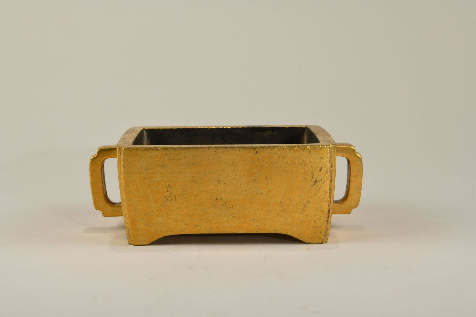 A CHINESE GILT BRONZE CENSER, 17TH CENTURY (1 of 7)