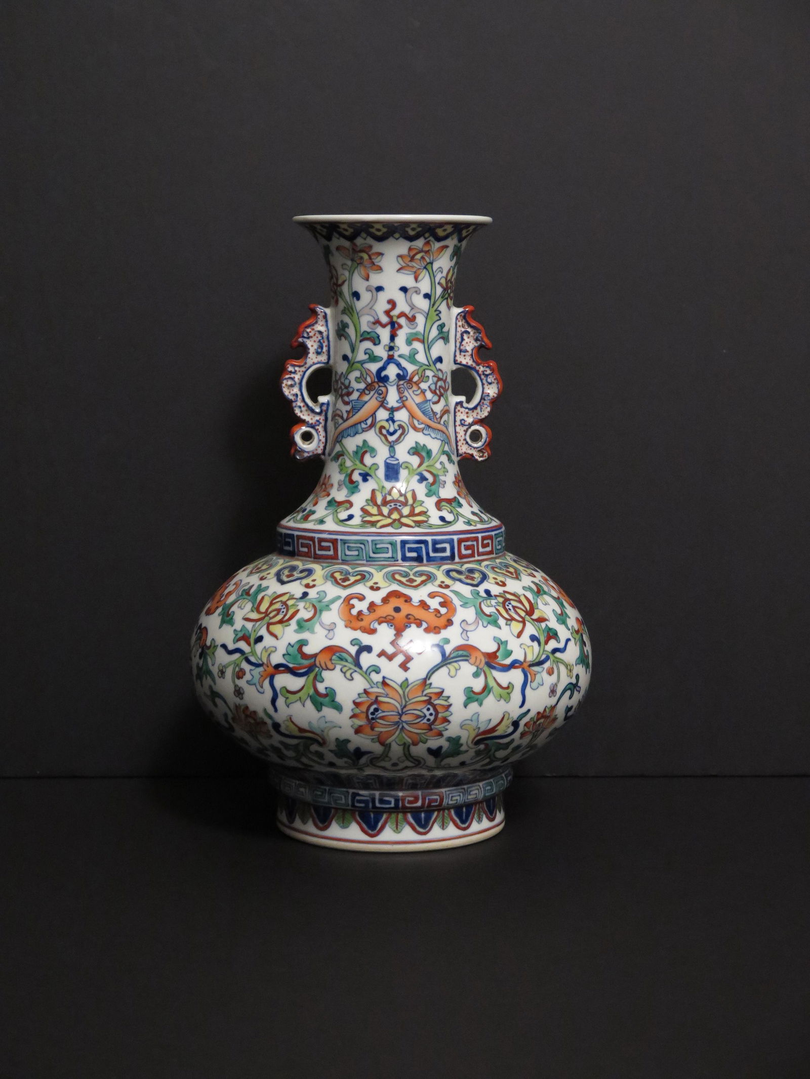 A RARE CHINESE DOUCAI HANDLED VASE, QIANLONG MARK, QING (1 of 10)