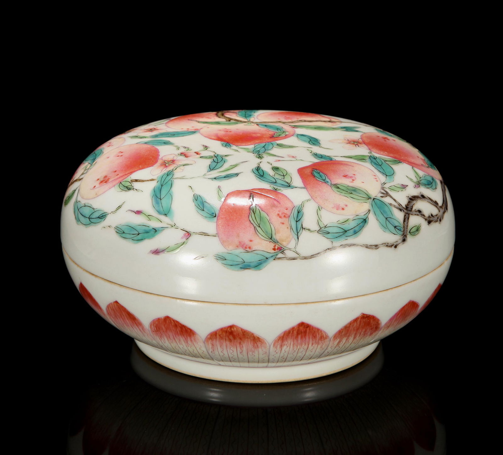 A CHINESE FAMILLE ROSE BOX AND COVER, YONGZHENG MARK (1 of 7)