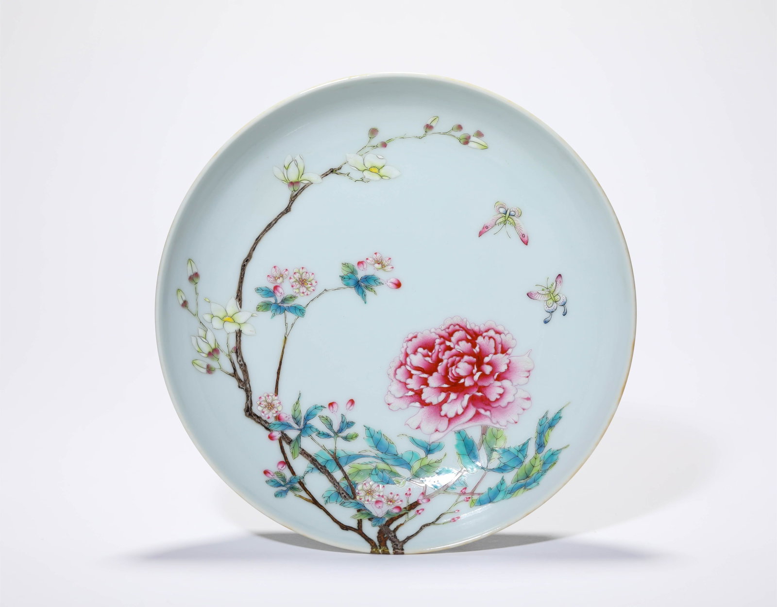 A FAMILLE-ROSE 'PEONY AND BUTTERFLY' DISH (1 of 3)
