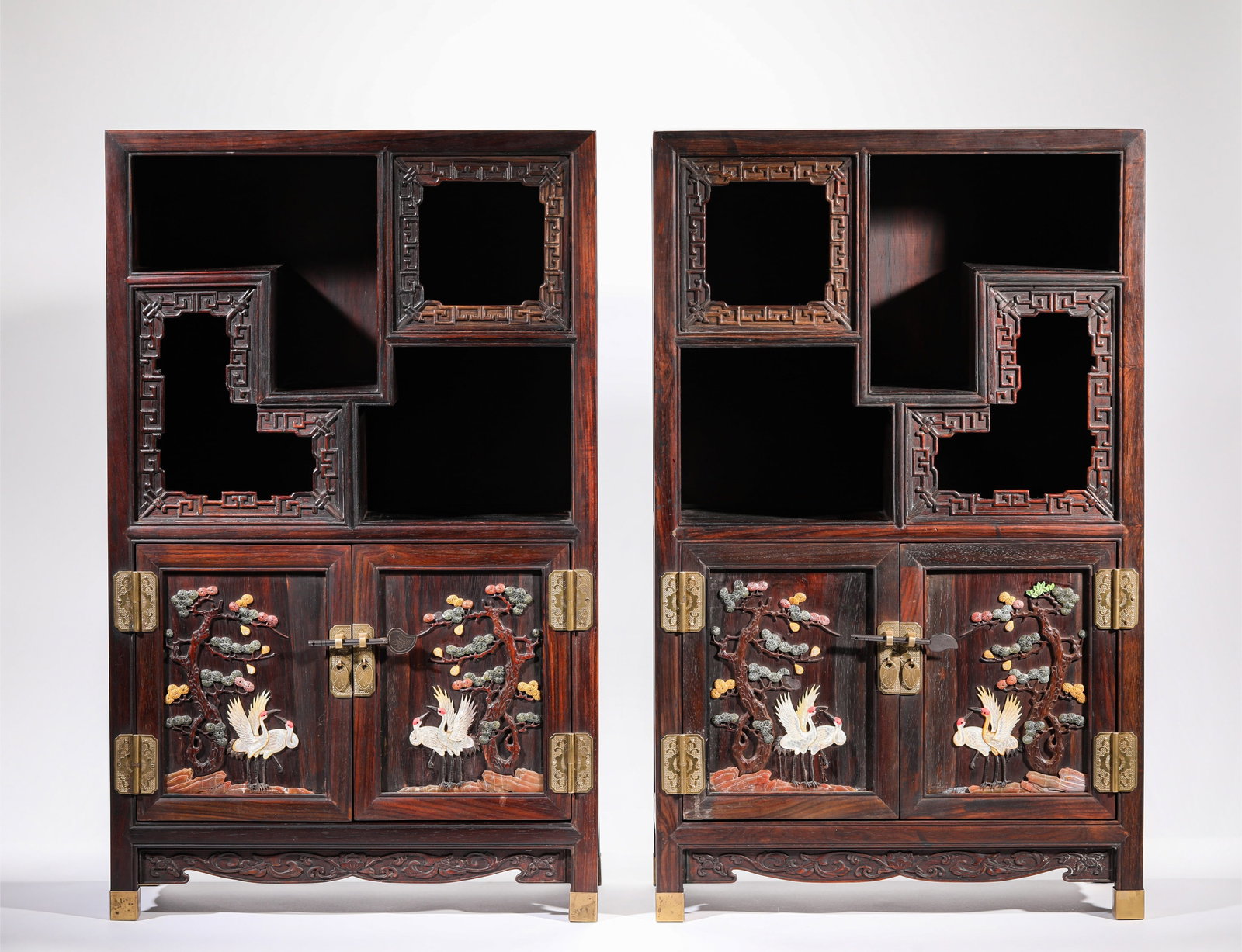 Pair of wooden Duobaoge cabinets: Pair of wooden Duobaoge cabinets; Material: Wood; Dimensions/Weight: Length 40 cm, width 18 cm, height 65 cm