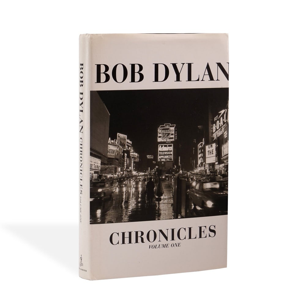 BOB DYLAN SIGNED "CHRONICLES: VOLUME ONE" HARDCOVER BOOK: 8 3/4 x 5 5/8 in (22.2 x 14.2 cm) Provenance and Authentication: This collectible has undergone a rigorous forensic evaluation. The signatures were carefully analyzed across multiple criteria,