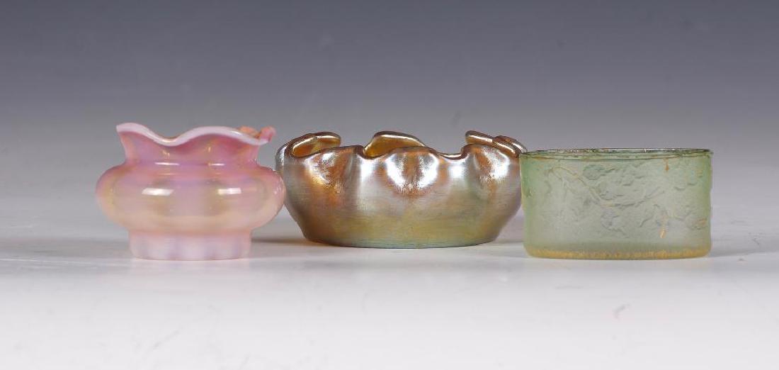  Three Art Glass Salts, Tiffany and Daum (1 of 9)