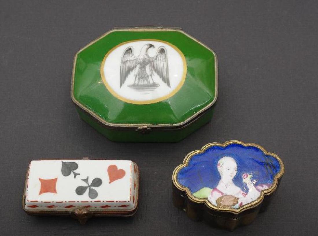 Three Antique Snuff Boxes (1 of 8)