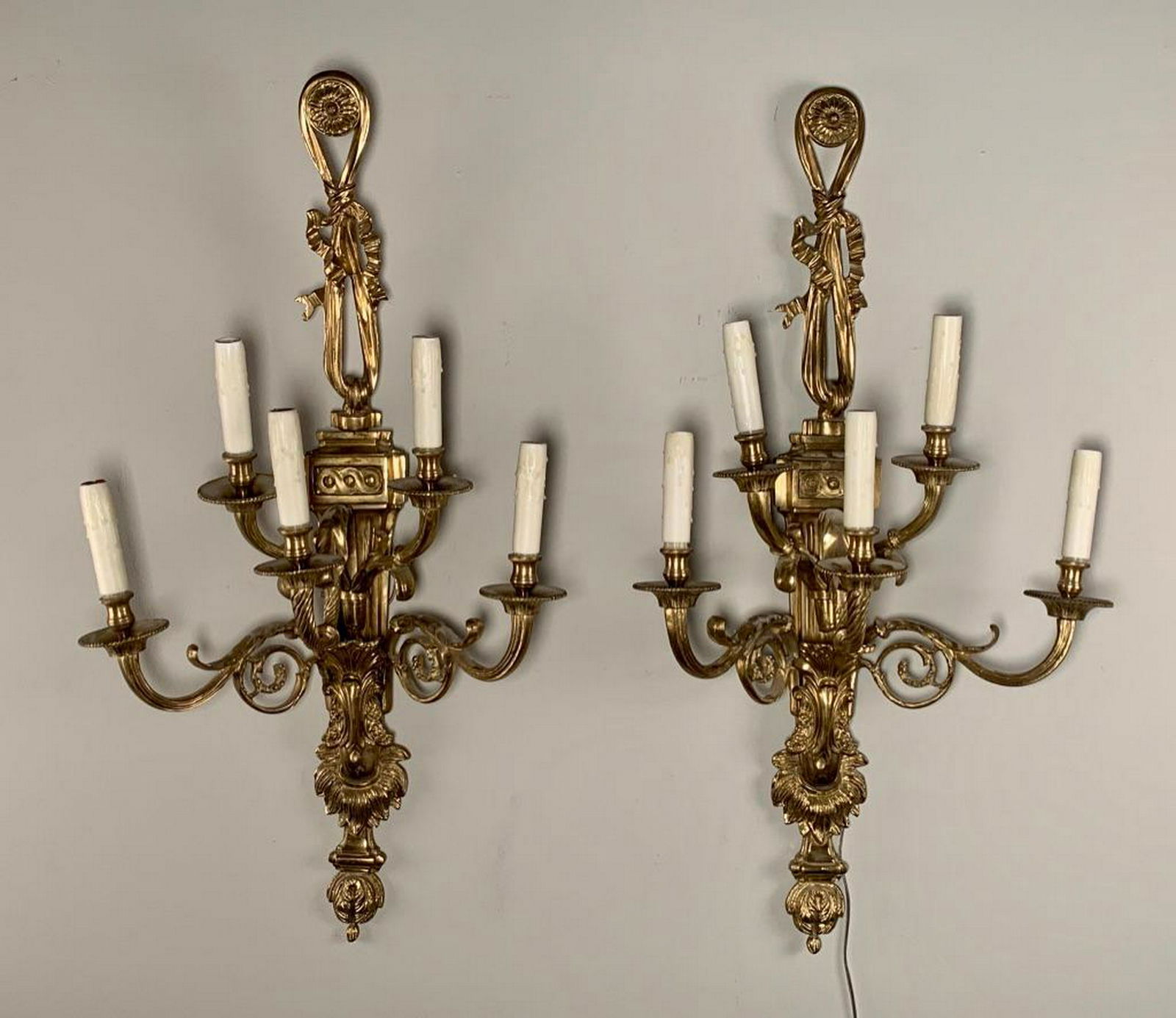 Pair of Louis XVIth Style Gilt Bronze Wall Sconces (1 of 10)