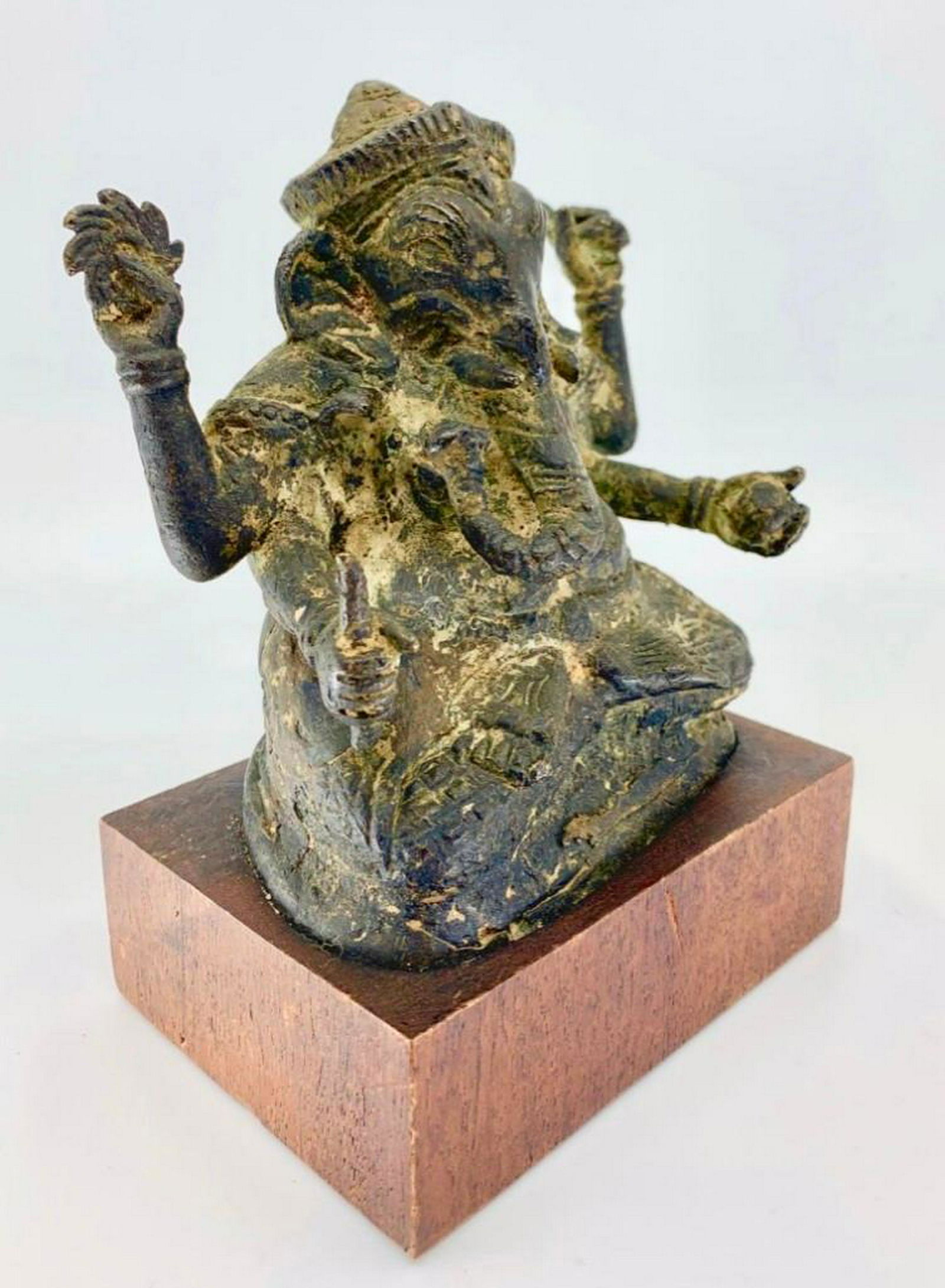 Southeast Asian Bronze Figure of Ganesha (1 of 6)