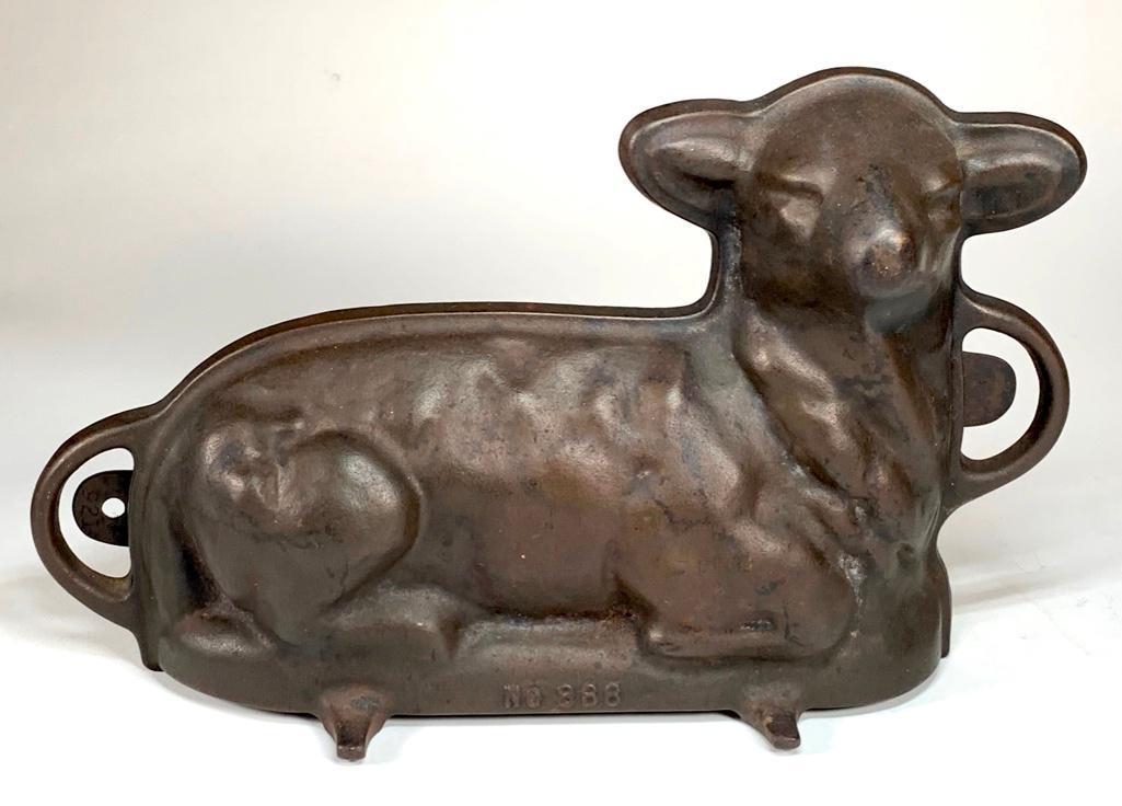 Griswold Cast Iron Lamb Form Cake Mold (1 of 4)