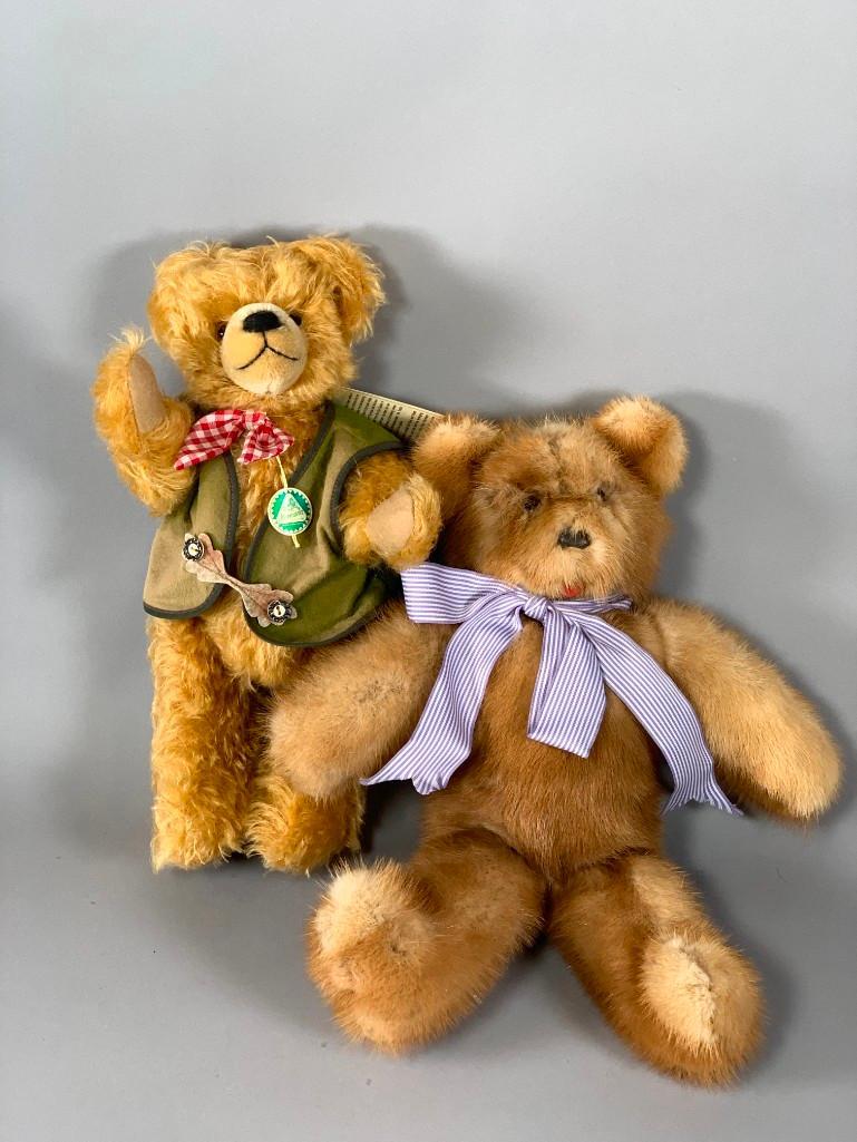 Hermann-Spielwaren Bear and Mink Bear: Two Teddy Bears, comprising a Hermann-Spielwaren traditional Bavarian mohair bear, wearing traditional lederhosen costume, numbered 175/333, with all tags, together with a light brown mink bear. Dimen