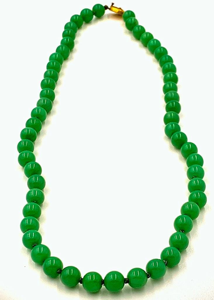 Jade Bead Necklace (1 of 3)