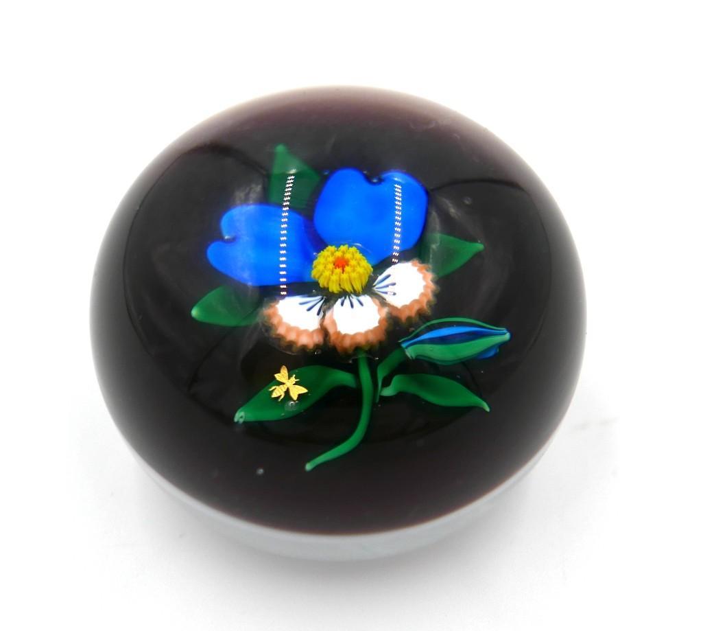 Charles Kaziun Jr. Lampwork Paperweight (1 of 2)