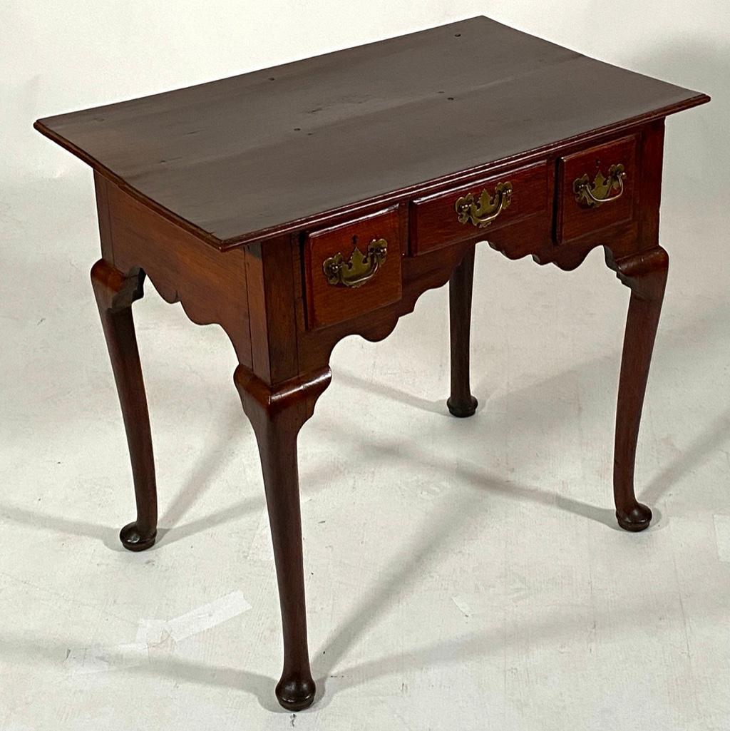 English Oak Lowboy (1 of 7)