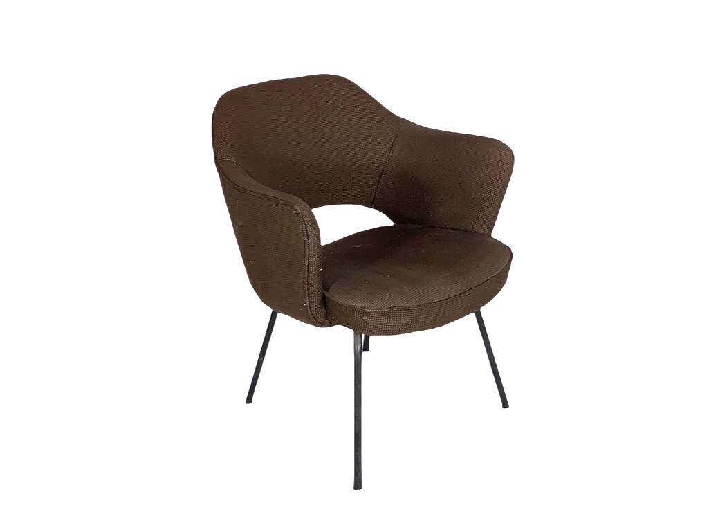 Eero Saarinen Executive Armchair (1 of 6)