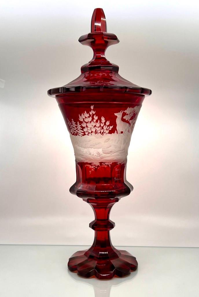 Bohemian Engraved Ruby Glass Pokal (1 of 11)