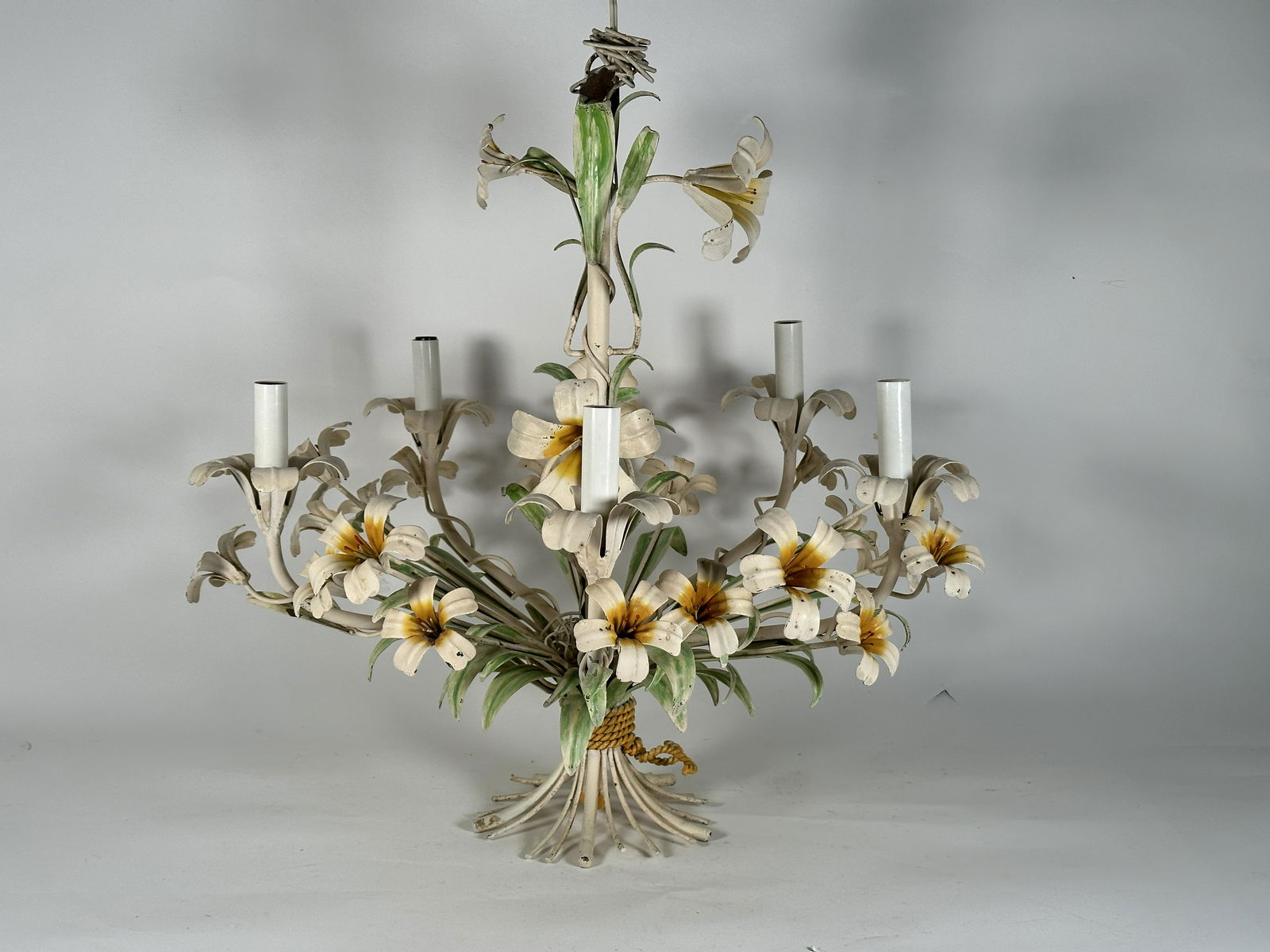 Italian Tole Painted Chandelier, Lillies (1 of 10)