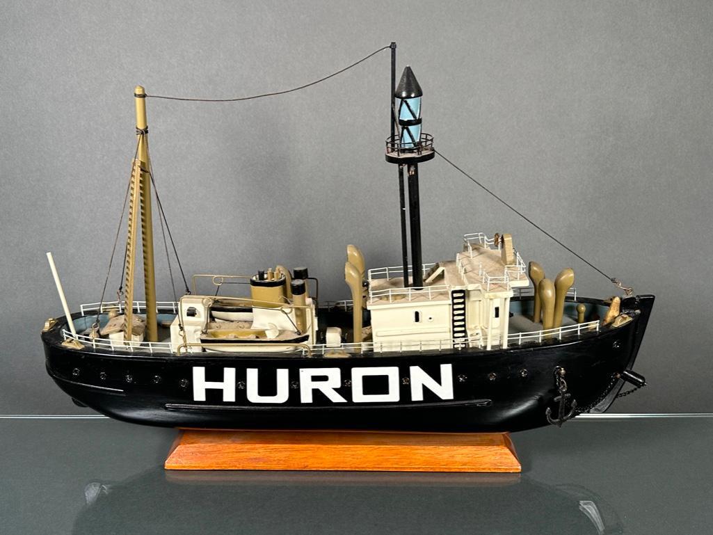 The Huron: The Huron Measures 14"h x 20"l x 4 1/2" w