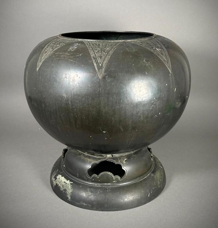 Large Japanese Bronze Incense Urn (1 of 7)