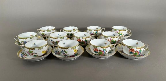 Twelve Herend Queen Victoria Green Teacups and Saucers