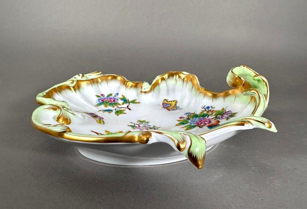 Herend Queen Victoria Green Large Leaf Shaped Serving Dish (1 of 4)