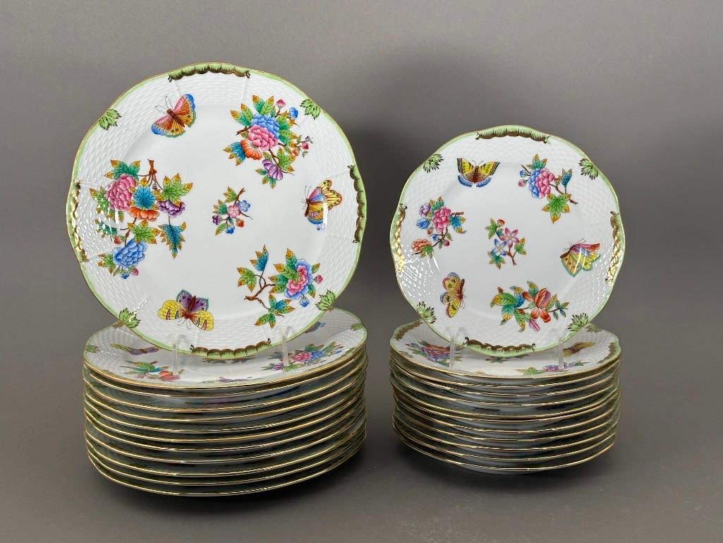 Twelve Herend Queen Victoria Green Dinner Plates and Twelve Salad Plates (1 of 6)