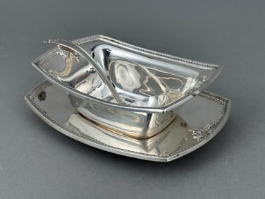 International Sterling Silver Sauce Boat, Underplate and Ladle, Trianon Pattern