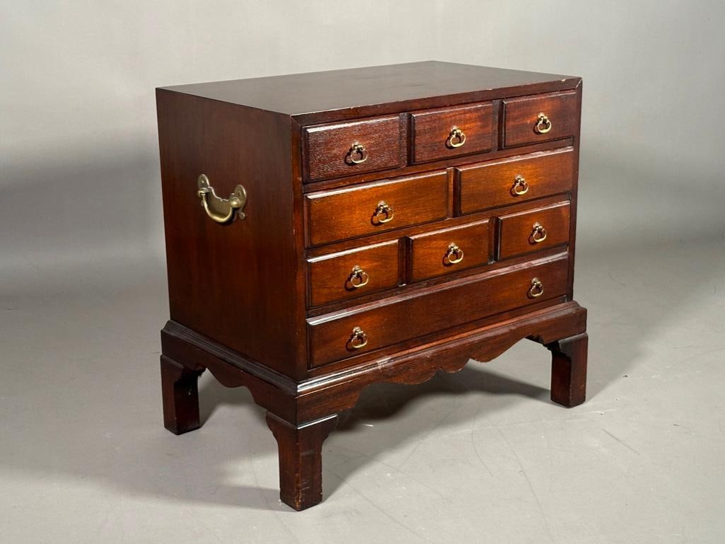 Mahogany Small Chest, Modern (1 of 8)