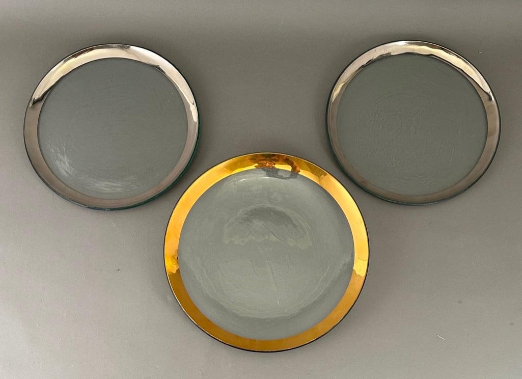 Three Dorothy Thorpe or Style Glass Serving Platters (1 of 10)