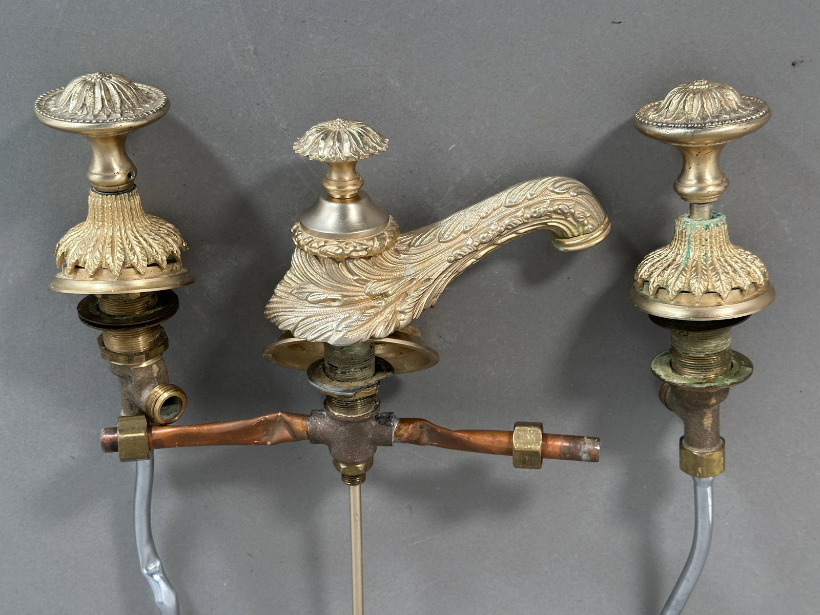 Sherle Wagner Gilt Bronze Acanthus Knob Faucet Set (1 of 7)