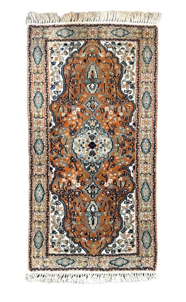 Persian Carpet 6'5" x 4' (1 of 8)