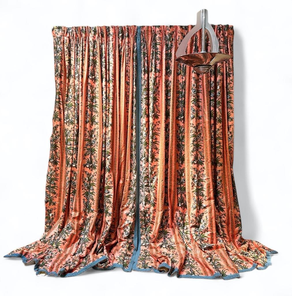 Pair of Vintage French Printed Cotton Drapery Panels (1 of 5)