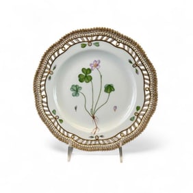 Royal Copenhagen Flora Danica Plate, Oxalis Acetosella B lilacina