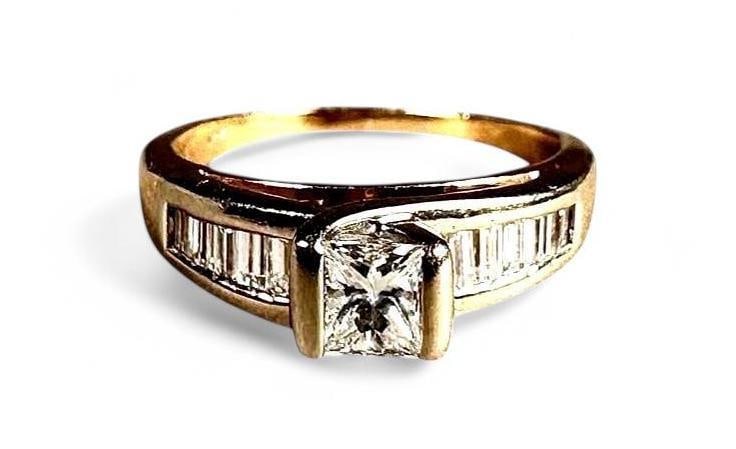 Vera Wang Style Diamond Ring (1 of 4)