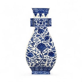 Chinese Blue and White Qing Qianlong Style Porcelain Vase