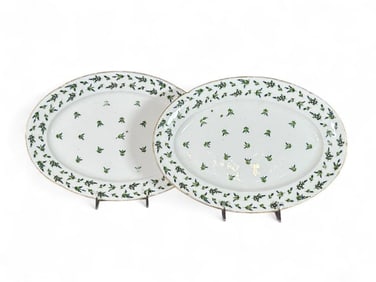 Pair of "Porcelaine de Monsieur" Platters, Paris ca. 1775-90