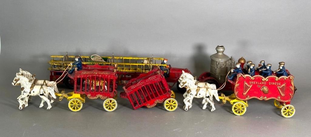 Lot of Antique Kenton Cast Iron Toys (1 of 20)