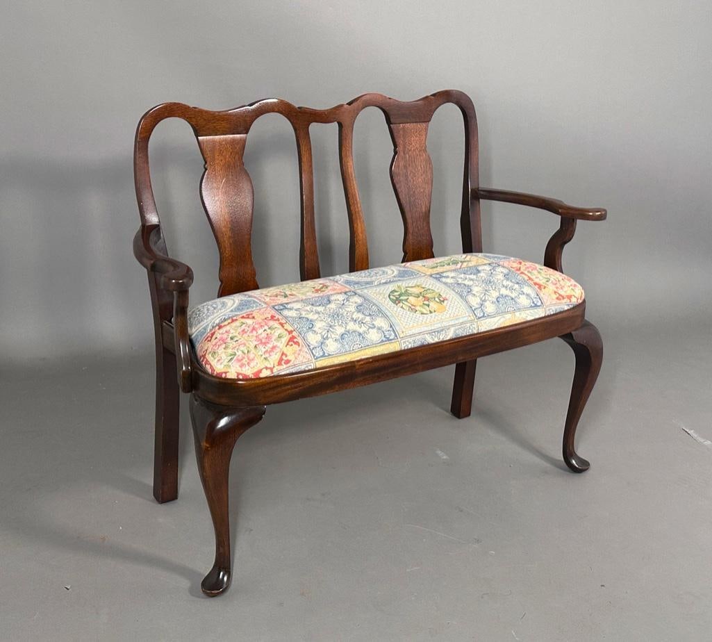 Queen Anne Style Mahogany Child's Size Settee (1 of 6)