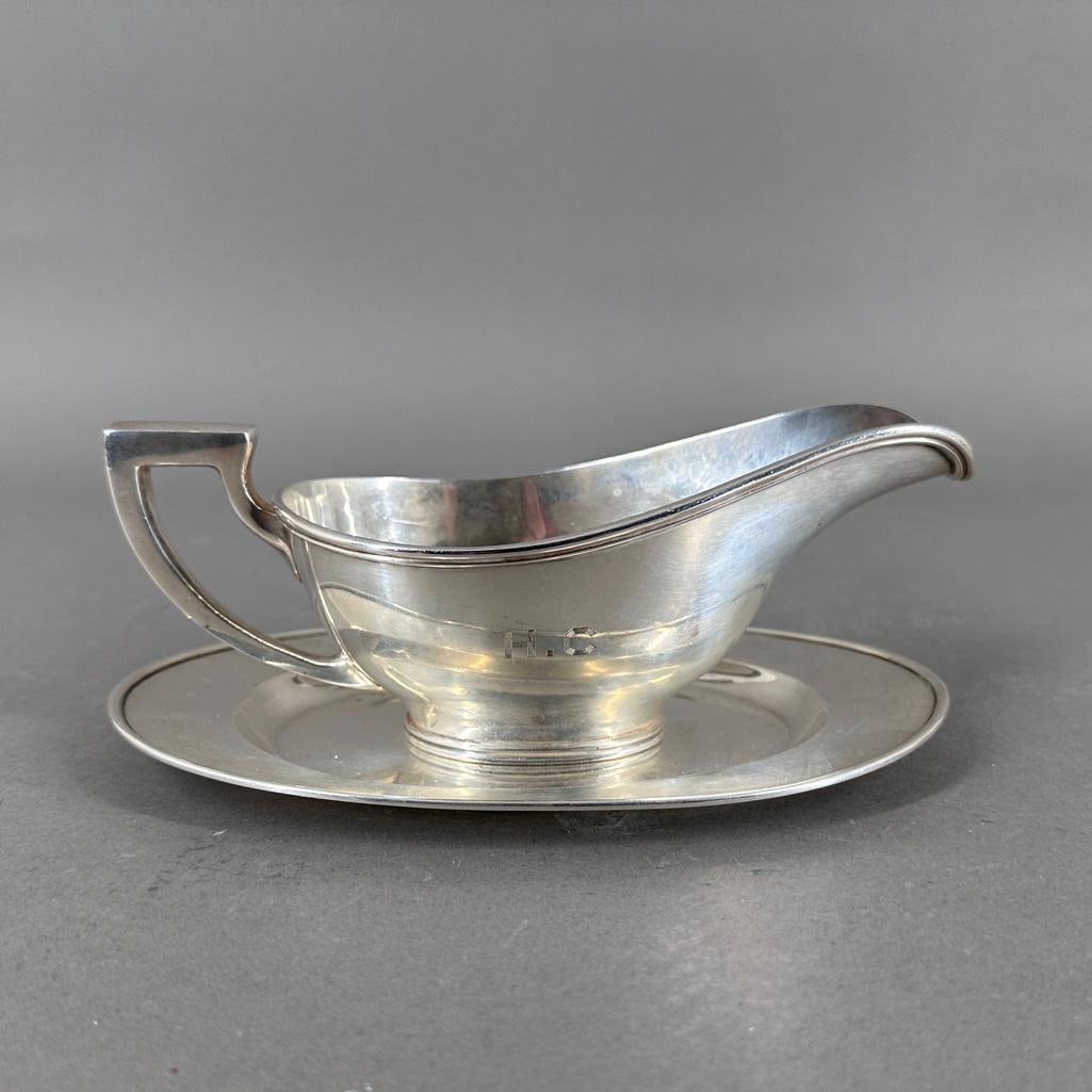 Smith Patterson Co. Sterling Silver Sauceboat on Stand (1 of 9)