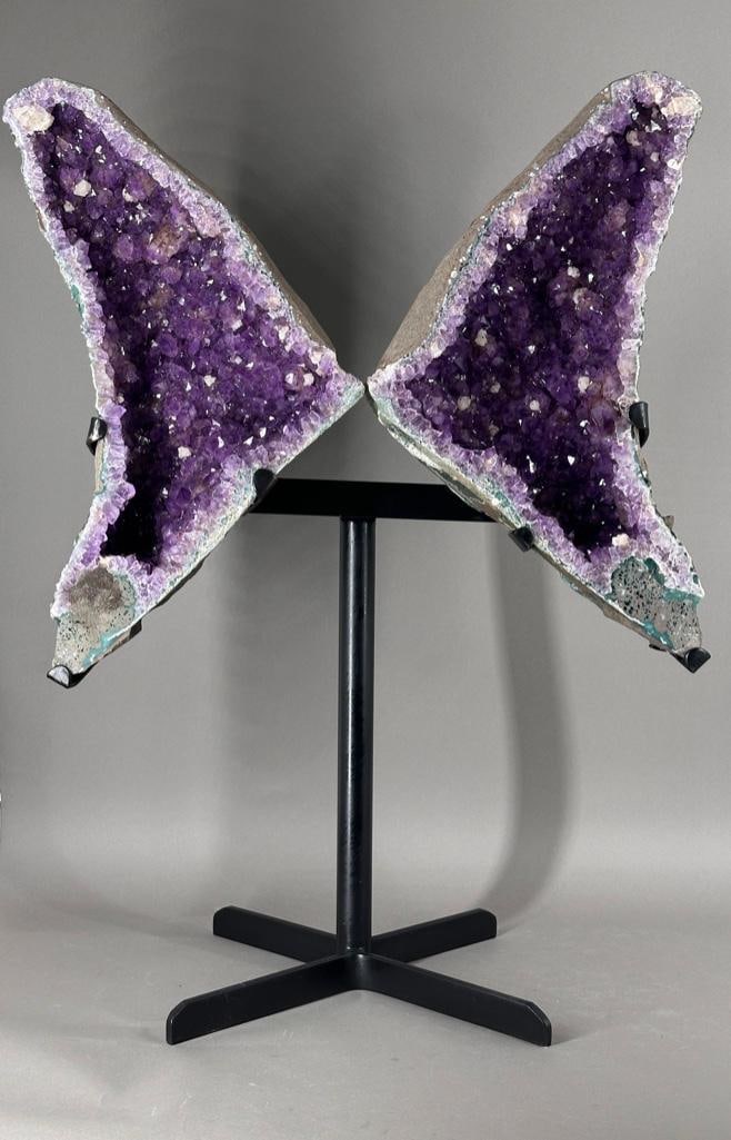 Large Amethyst Angel Wings on Fitted Stand (1 of 7)