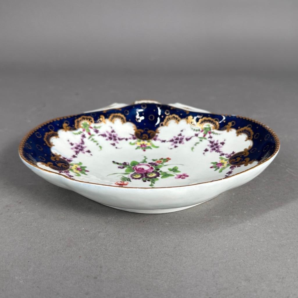 A Worcester Porcelain Fruit Dish, 18thc. (1 of 3)
