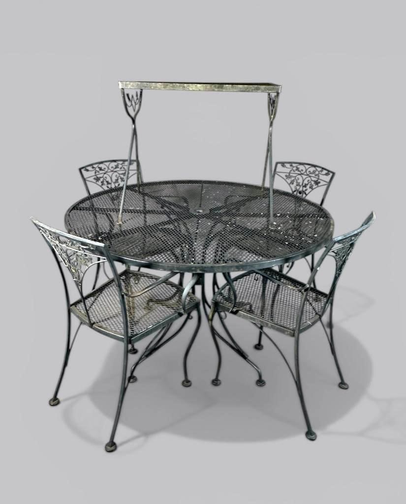 Russell Woodard Outdoor Dining Table and Four Chairs (1 of 8)