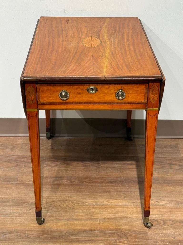 English George III Satinwood Drop Leaf Table, Late 18thc. (1 of 13)