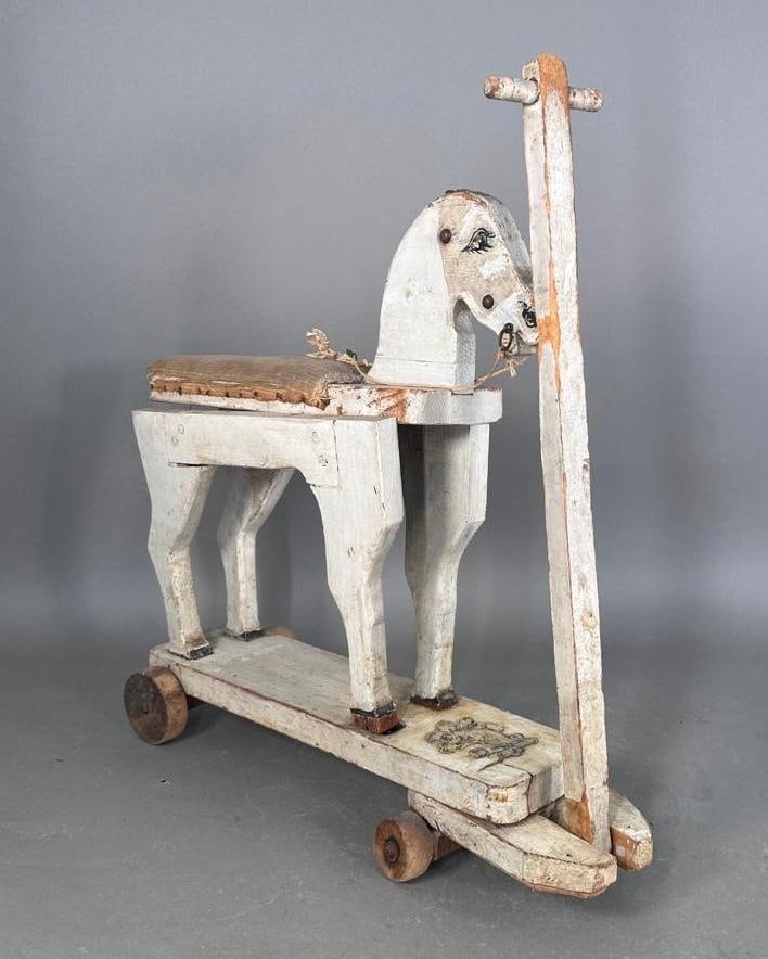 Antique American Horse Pull Toy, ca. 1900 (1 of 9)
