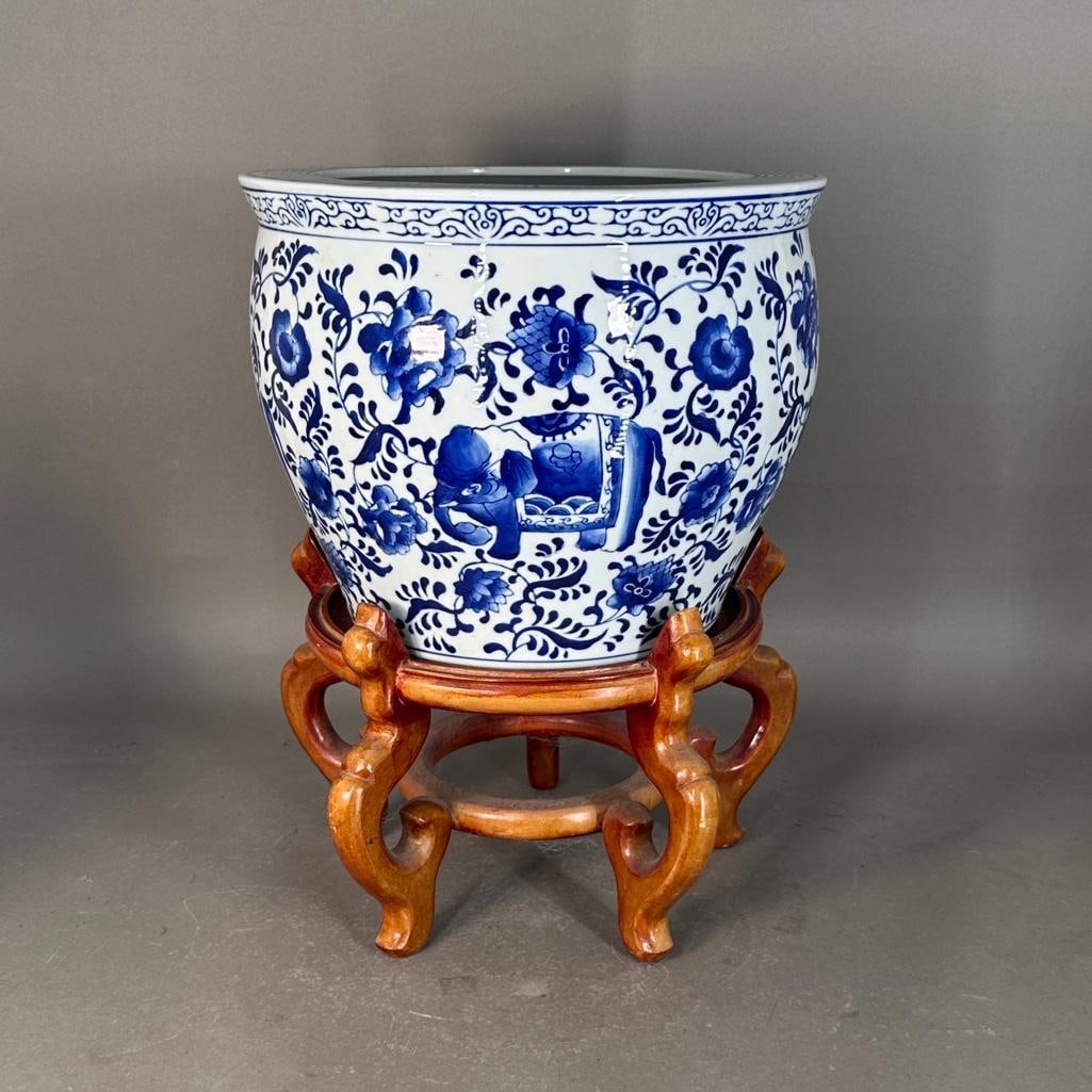 Modern Chinese Porcelain Blue and White Planter (1 of 5)