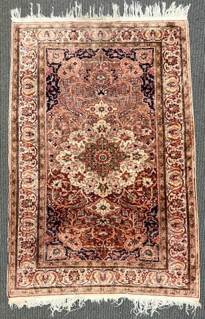 Kashan Carpet 6' x 4' (1 of 7)