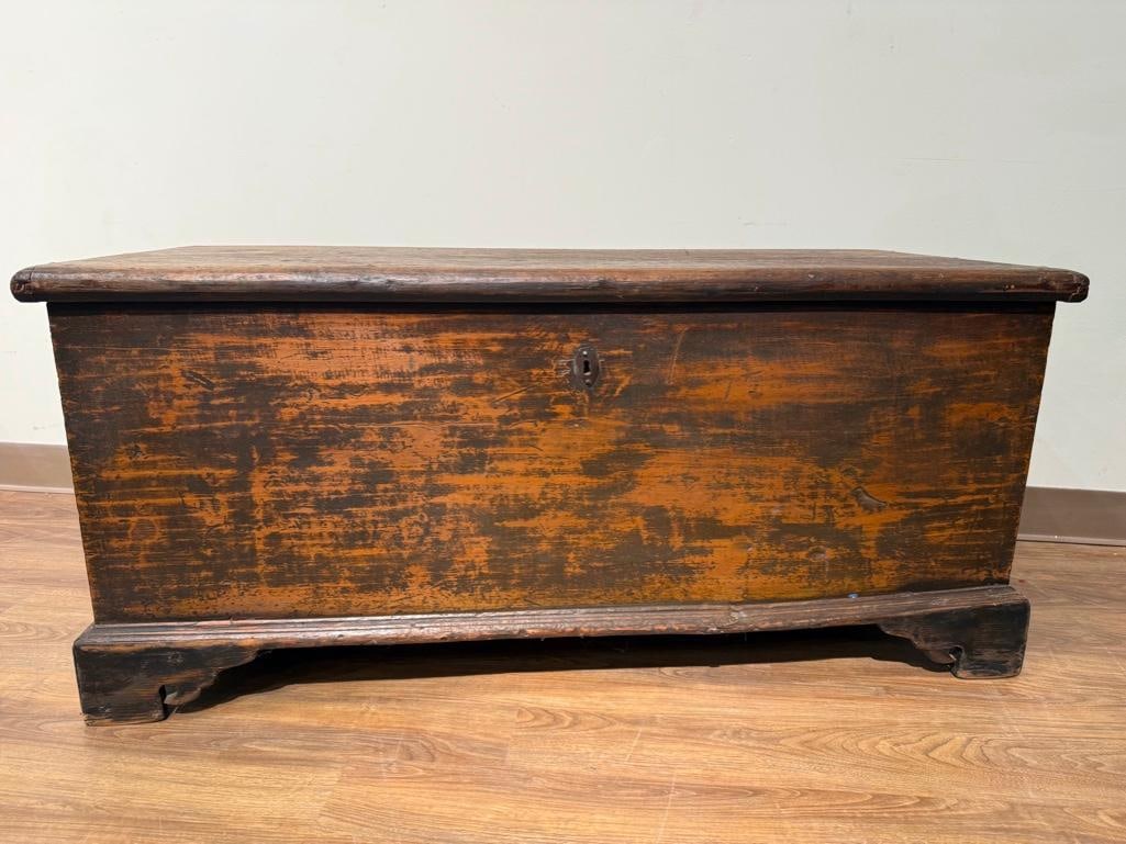 Antique American Pine Storage Chest (1 of 6)