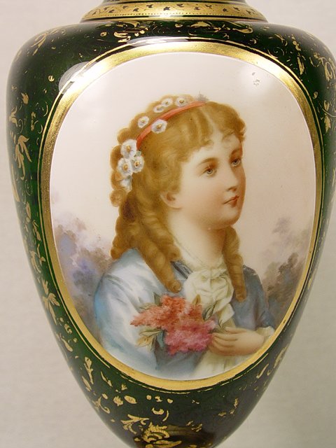 Antique Art Glass Portrait Vase. - 3